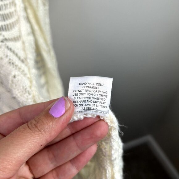 Pink Rose white‎ crochet fringe cover up size small - Picture 7 of 8